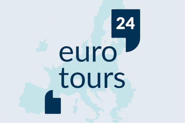 Sujet: der Text "Eurotours 24" steht vor einer Landkarte der Europäischen Union