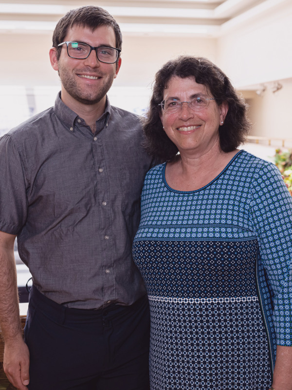 Porträt Will Yetvin (links) und Karen Green (rechts)