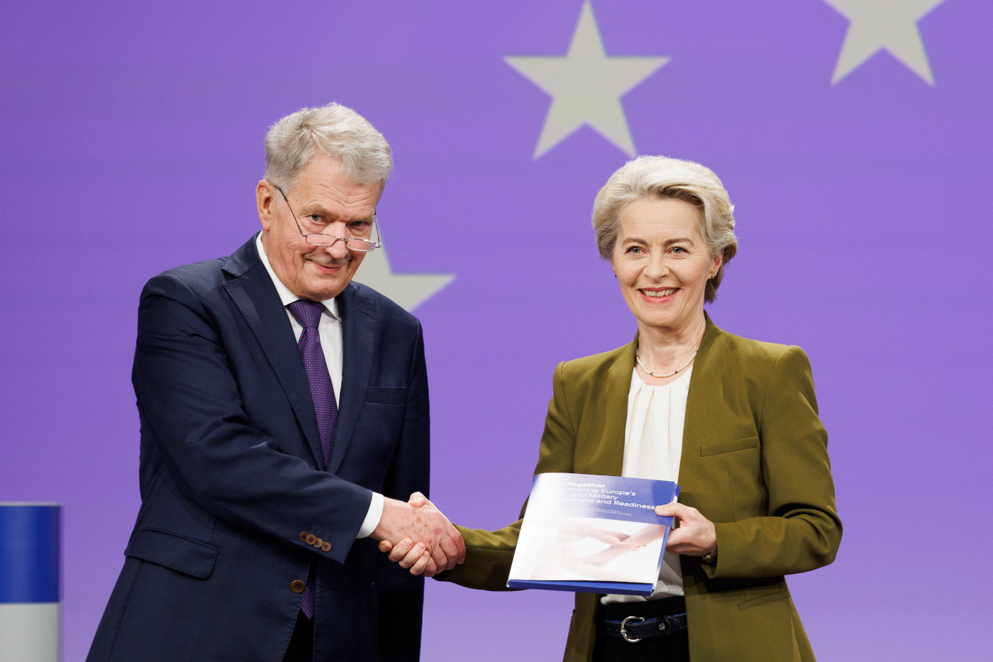 Ursula von der Leyen übernimmt den Bericht von Sauli Niinistö